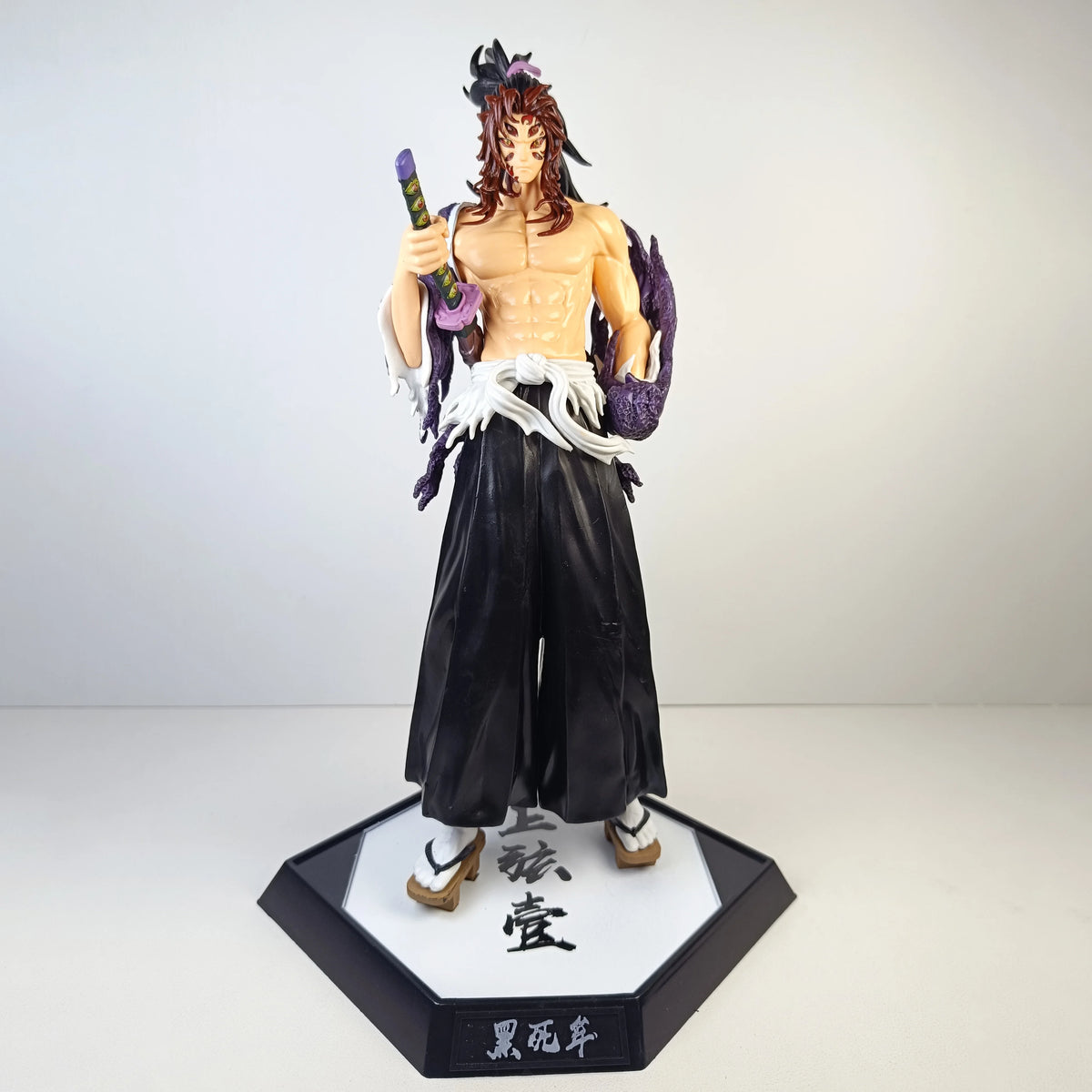 Action Figure Demon Slayer – Estátua Kimetsu no Yaiba Premium (16cm)