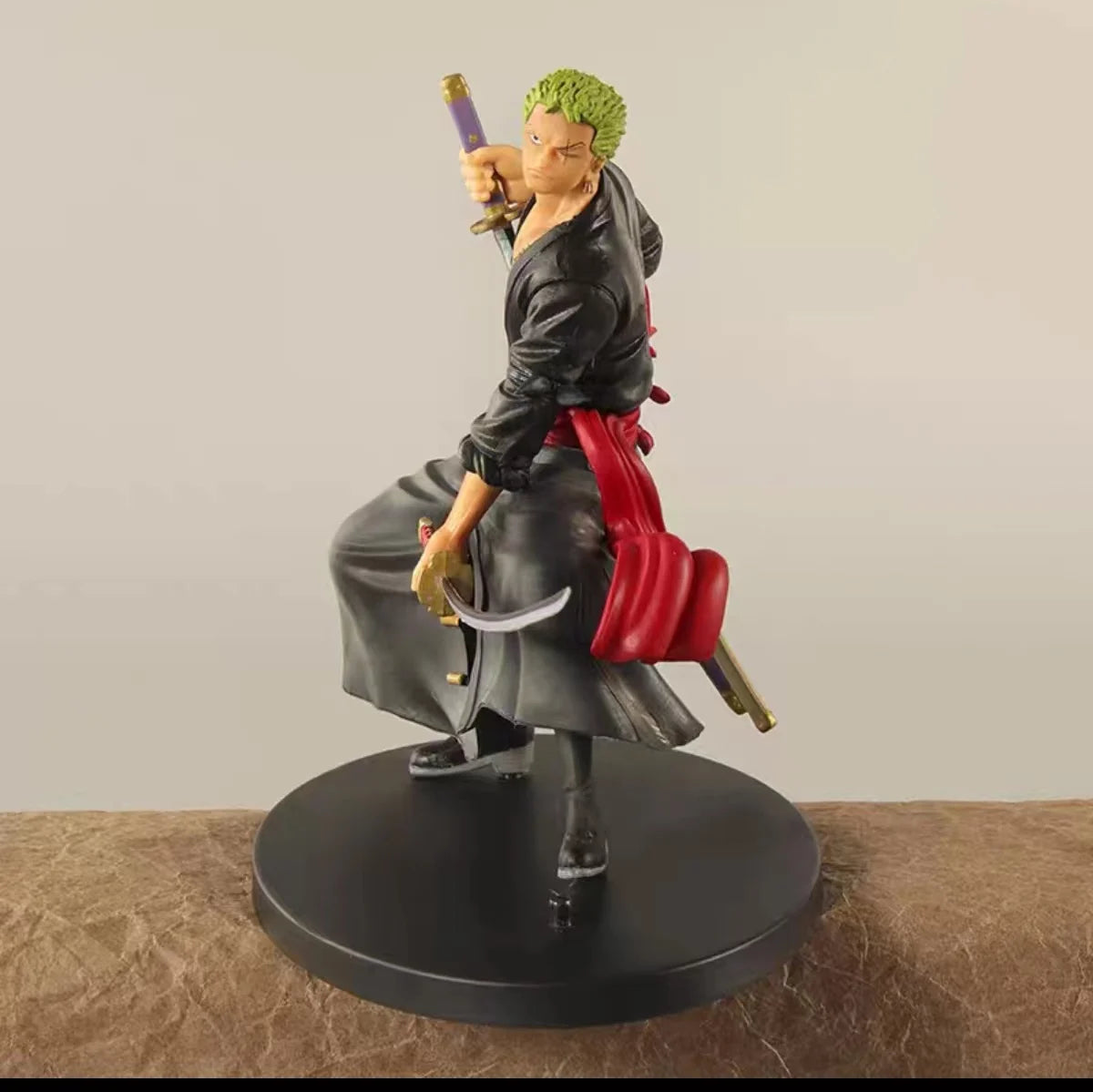 Action Figure One Piece – Roronoa Zoro Three-Knife Santoryu (16cm)