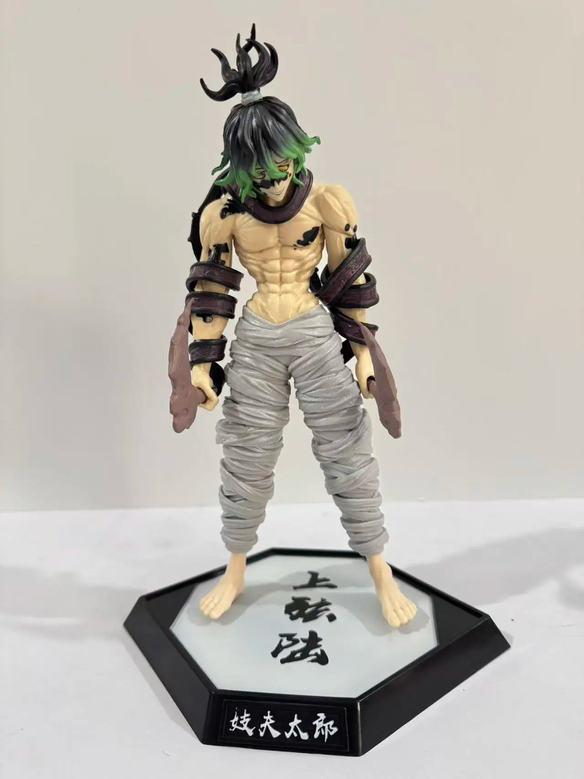 Action Figure Demon Slayer – Estátua Kimetsu no Yaiba Premium (16cm)