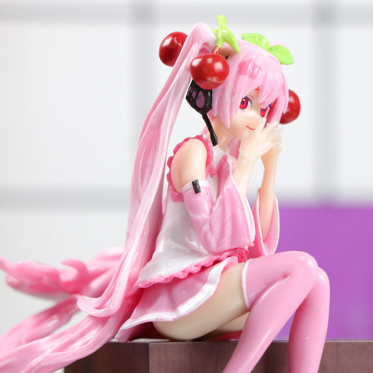 Action Figure Hatsune Miku Cherry Blossom – Edição Especial Vestido Rosa (12cm)